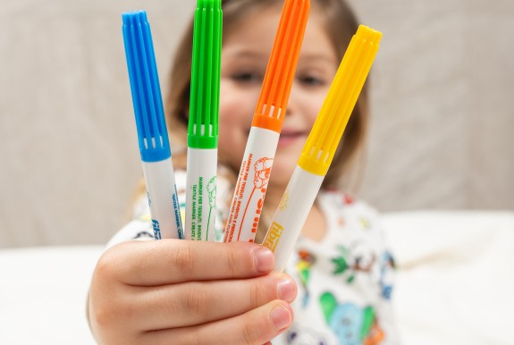 Prezent dla dziewczynki 8 lat – pomysły, które rozwijają samodzielność