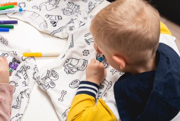 Prezenty dla chłopca 6 lat – wybierz podarunek, który nie trafi w kąt